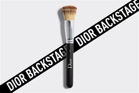 Dior Backstage N°12 Fluid Foundation Makeup Brush 